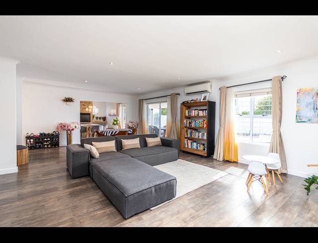 3 BEDROOM FREESTANDING FOR SALE IN SUNNINGDALE